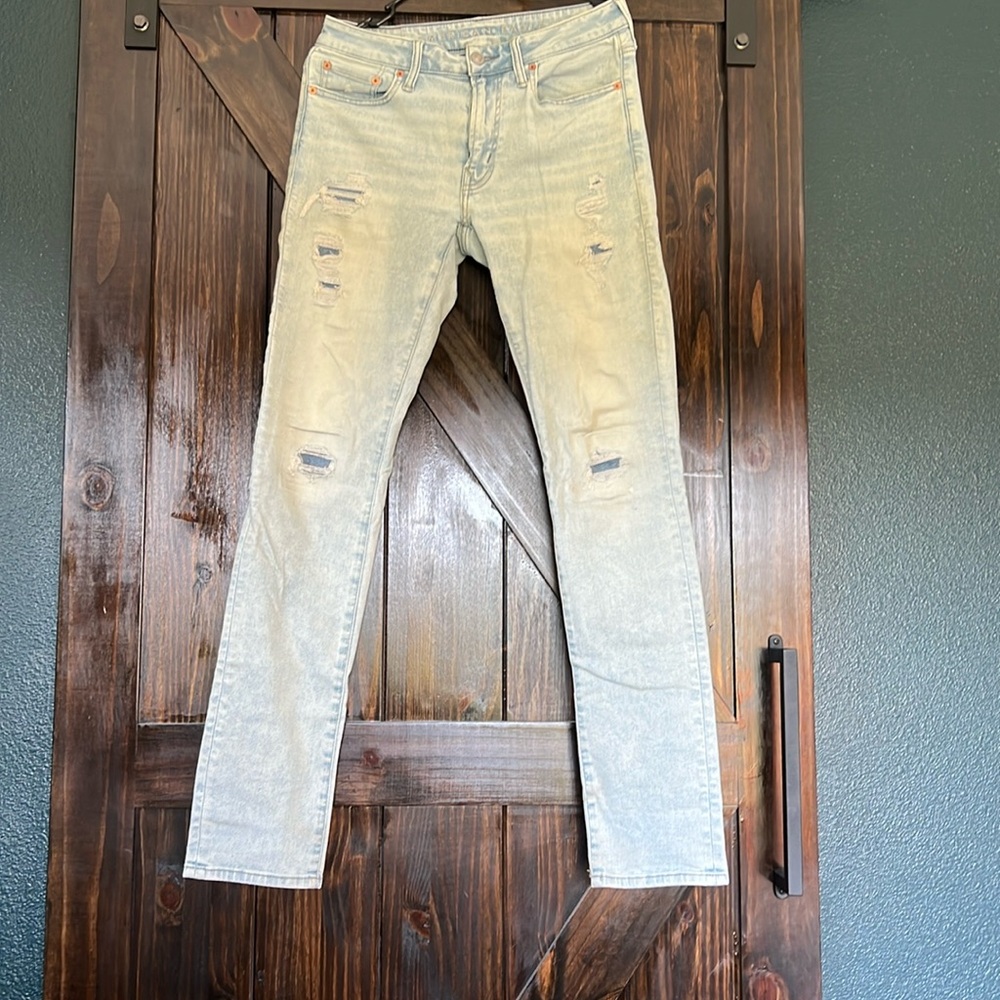 AE distressed 30x34 jeans